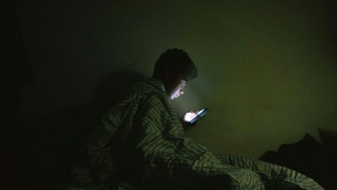 TikTok, teens, sleep, AI Psychosis, online,